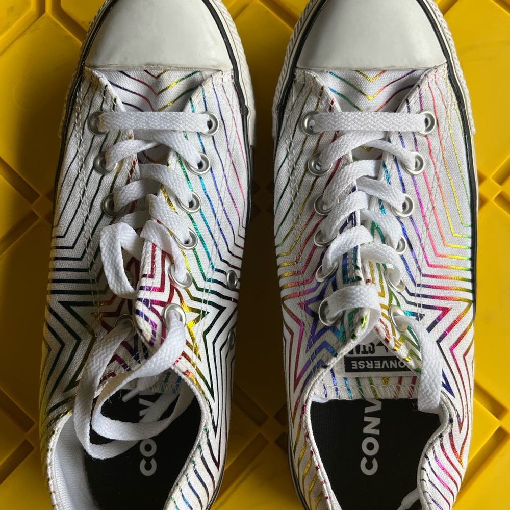 Women’s Converse White w/Foil Rainbow Star Design
Size 8